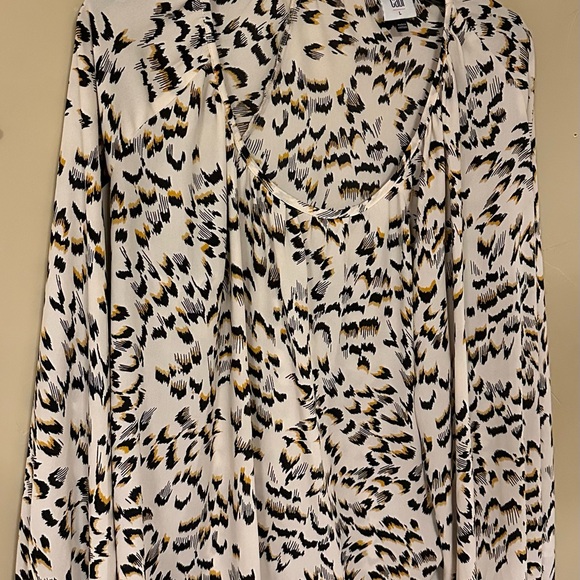 Cabi Round Trip Blouse 
Size L - Picture 3 of 3